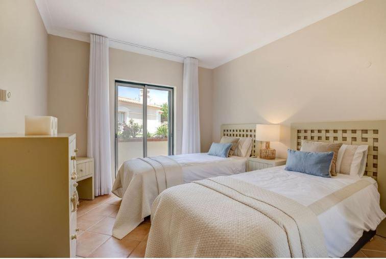 2Bedroom Bungalow Heated Shared Pool ,Near Carvoeiro And Ferrugudo ภายนอก รูปภาพ